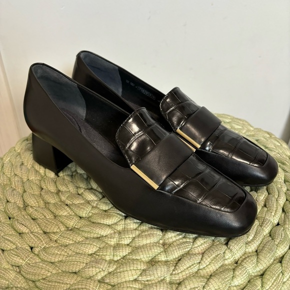 NWOB Rockport Total Motion Esma Black  Leather Square Croc Toe Heel Loafers - Picture 2 of 8
